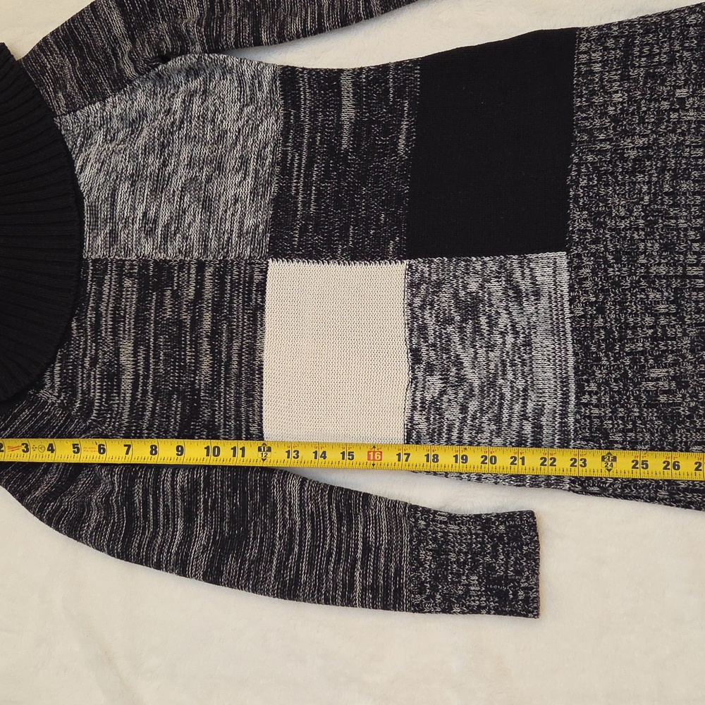 Cache Sweater - Picture 7 of 8